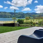 Sete Cidades - Casa Da Lagoa בקתה