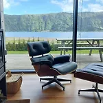 Sete Cidades - Casa Da Lagoa בקתה