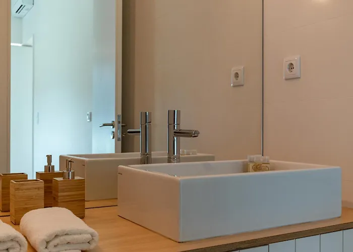 Sete Cidades - Casa Da Lagoa * Ponta Delgada (Sao Miguel)